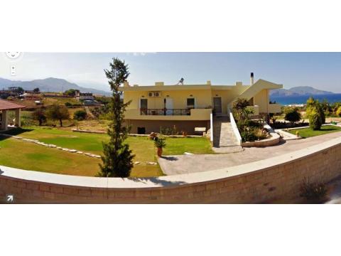 Villa kaufen in Chania, 5.500 m² Grundstück, 360 m² Wohnfläche, 10 Zimmer