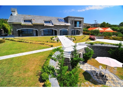 Villa kaufen in Nea Skioni, 1.800 m² Grundstück, 900 m² Wohnfläche, 15 Zimmer