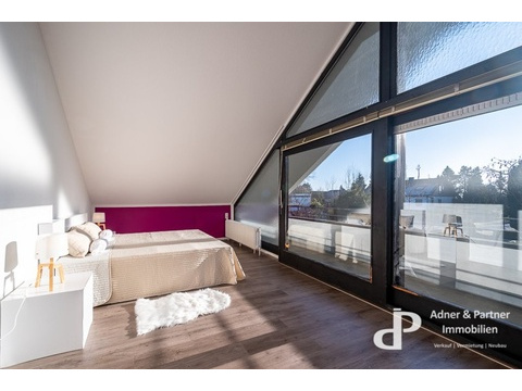 Schlafzimmer mit Balkon