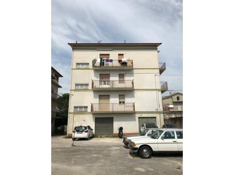 Mehrfamilienhaus kaufen in Osimo, mit Garage, mit Stellplatz, 700 m² Grundstück, 700 m² Wohnfläche, 9 Zimmer