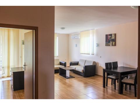 Erdgeschosswohnung kaufen in Sweti Wlas, mit Garage, mit Stellplatz, 77 m² Wohnfläche, 2 Zimmer