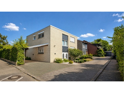 Mehrfamilienhaus kaufen in Kaarst, mit Garage, mit Stellplatz, 628 m² Grundstück, 360 m² Wohnfläche, 12 Zimmer
