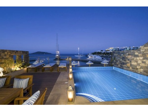 Villa kaufen in Elounda, mit Stellplatz, 300 m² Wohnfläche, 7 Zimmer