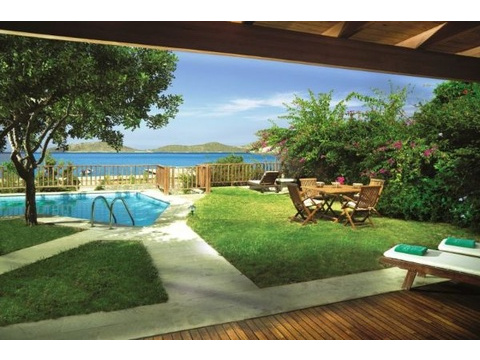 Villa mieten in Elounda, mit Stellplatz, 325 m² Grundstück, 150 m² Wohnfläche, 5 Zimmer