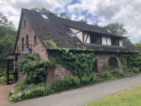 Landhaus kaufen in Bodenwerder, 3.400 m² Grundstück, 300 m² Wohnfläche, 8 Zimmer