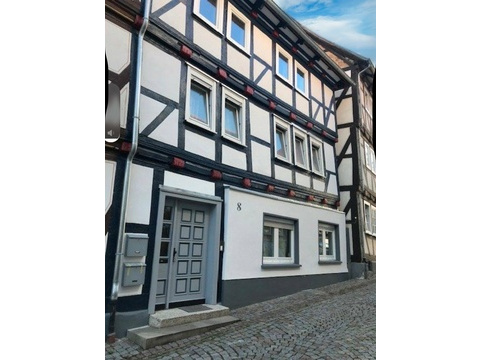 Mehrfamilienhaus kaufen in Homberg (Efze), 190 m² Grundstück, 180 m² Wohnfläche, 7 Zimmer