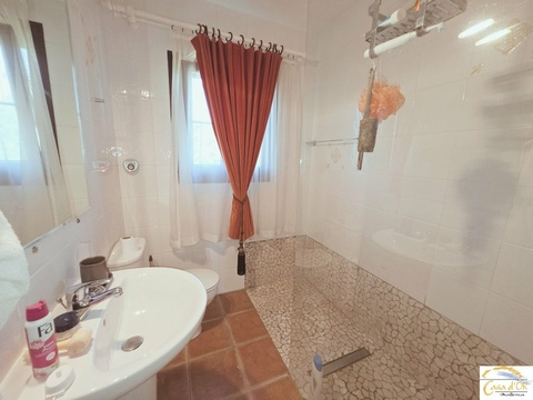 Badezimmer mit Dusche