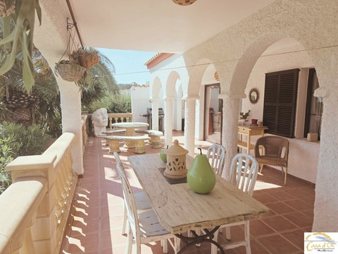 Überdachte Terrasse