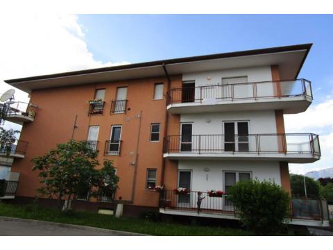 Etagenwohnung kaufen in Gemona, mit Garage, mit Stellplatz, 75 m² Wohnfläche, 3 Zimmer