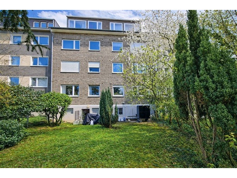 Rückseite Haus mit Garten