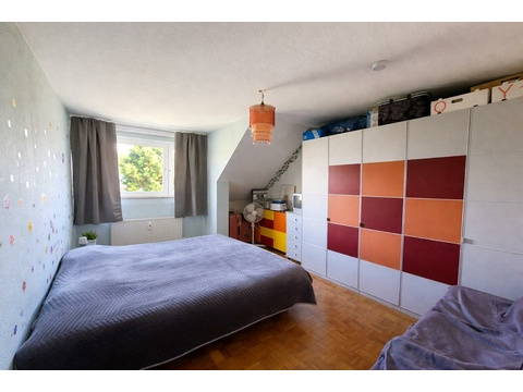 Schlafzimmer zur Gartenseite