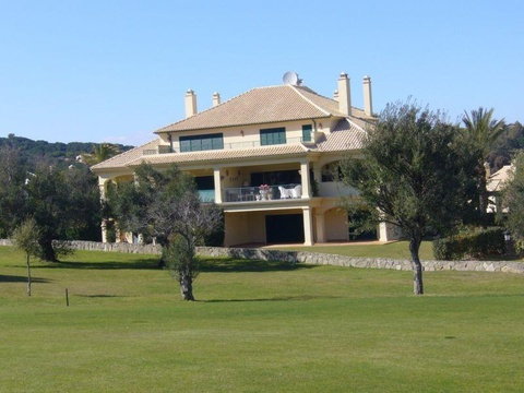 Wohnung kaufen in San Roque, 157 m² Wohnfläche, 2 Zimmer