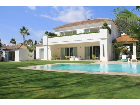 Villa kaufen in San Pedro de Alcantara, 1.350 m² Grundstück, 363 m² Wohnfläche, 5 Zimmer