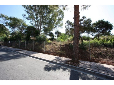 Grundstück kaufen in Marbella, 2.000 m² Grundstück