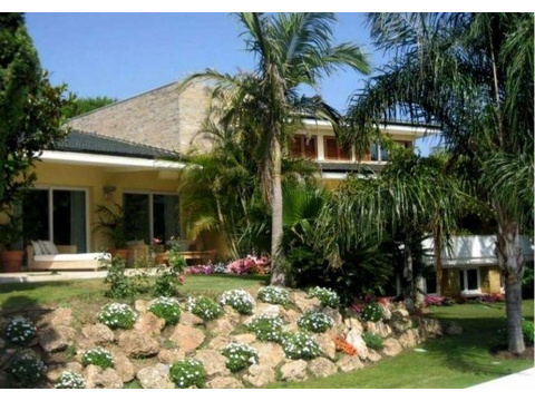 Villa kaufen in Marbella, 2.000 m² Grundstück, 850 m² Wohnfläche, 6 Zimmer