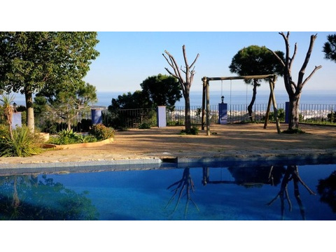 Villa kaufen in Estepona, 5.000 m² Grundstück, 218 m² Wohnfläche, 3 Zimmer