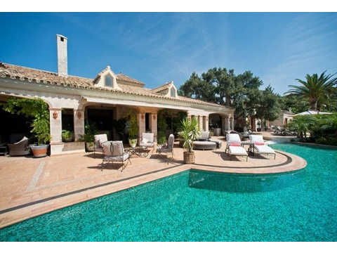 Villa kaufen in Benahavís, 5.702 m² Grundstück, 1.156 m² Wohnfläche, 4 Zimmer