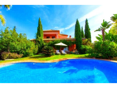 Villa kaufen in Marbella, 1.200 m² Grundstück, 411 m² Wohnfläche, 3 Zimmer