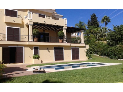 Villa kaufen in Marbella, 1.400 m² Grundstück, 680 m² Wohnfläche, 7 Zimmer