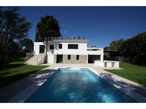 Villa kaufen in San Pedro de Alcantara, 1.000 m² Grundstück, 260 m² Wohnfläche, 4 Zimmer