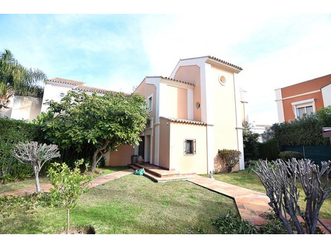 Reihenhaus kaufen in San Pedro de Alcantara, 465 m² Grundstück, 175 m² Wohnfläche, 3 Zimmer