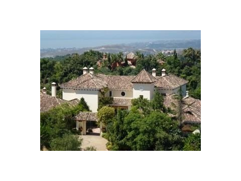 Villa kaufen in Benahavís, 5.584 m² Grundstück, 950 m² Wohnfläche, 6 Zimmer