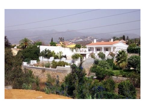 Villa kaufen in Marbella, 1.213 m² Grundstück, 238 m² Wohnfläche, 3 Zimmer
