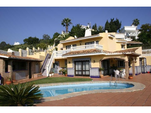Villa kaufen in Benalmádena, 620 m² Grundstück, 170 m² Wohnfläche, 4 Zimmer