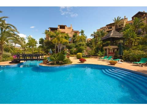 Wohnung kaufen in Estepona, 126 m² Wohnfläche, 2 Zimmer