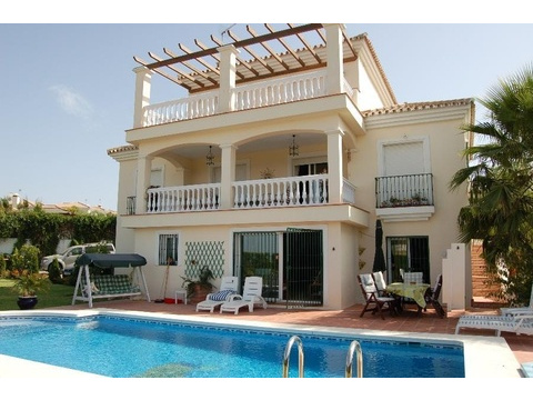 Villa kaufen in Coín, 900 m² Grundstück, 300 m² Wohnfläche, 3 Zimmer