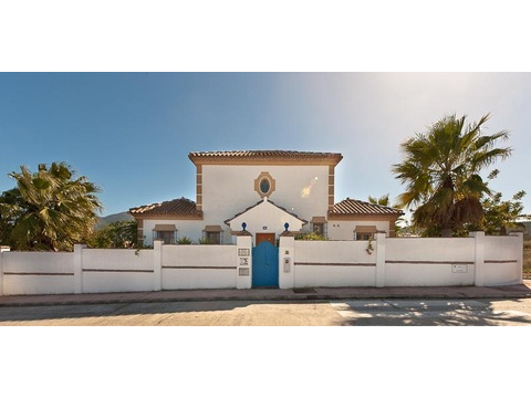 Villa kaufen in Coín, 600 m² Grundstück, 287 m² Wohnfläche, 4 Zimmer