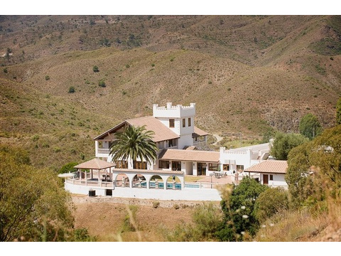 Villa kaufen in Alhaurín el Grande, 62.000 m² Grundstück, 700 m² Wohnfläche, 7 Zimmer