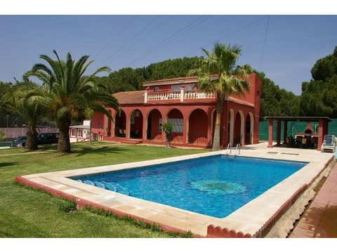 Villa kaufen in Alhaurín de la Torre, 1.500 m² Grundstück, 300 m² Wohnfläche, 7 Zimmer