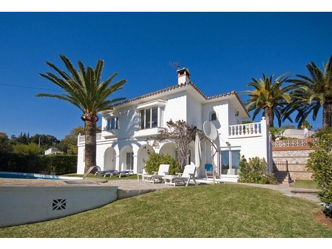 Villa kaufen in Elviria, 723 m² Grundstück, 124 m² Wohnfläche, 2 Zimmer