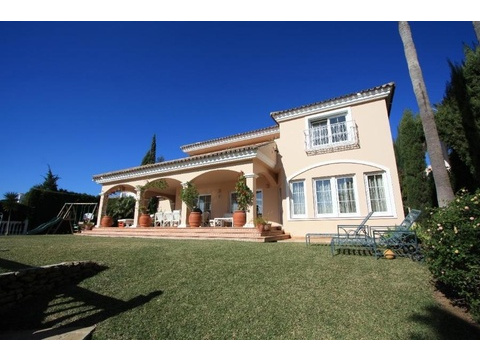 Villa kaufen in Mijas, 1.200 m² Grundstück, 480 m² Wohnfläche, 4 Zimmer