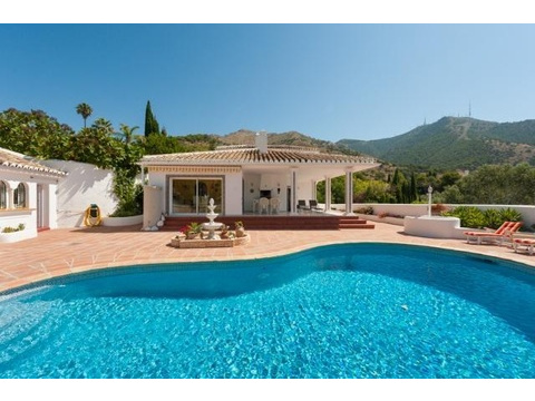 Villa kaufen in Mijas, 2.130 m² Grundstück, 500 m² Wohnfläche, 5 Zimmer