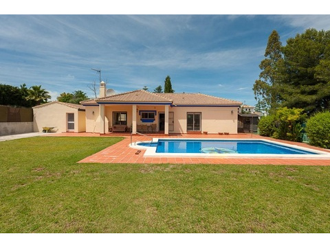 Villa kaufen in Alhaurín de la Torre, 1.000 m² Grundstück, 143 m² Wohnfläche, 3 Zimmer