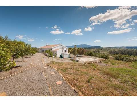 Villa kaufen in Coín, 11.000 m² Grundstück, 133 m² Wohnfläche, 3 Zimmer
