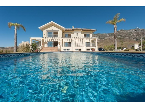 Villa kaufen in Mijas, 33.000 m² Grundstück, 545 m² Wohnfläche, 3 Zimmer