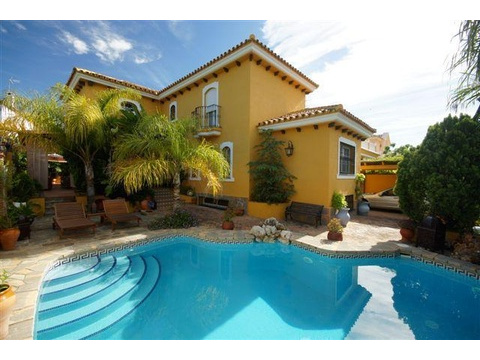 Villa kaufen in Marbella, 403 m² Grundstück, 217 m² Wohnfläche, 4 Zimmer