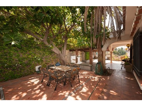Villa kaufen in Casares, 1.000 m² Grundstück, 550 m² Wohnfläche, 3 Zimmer