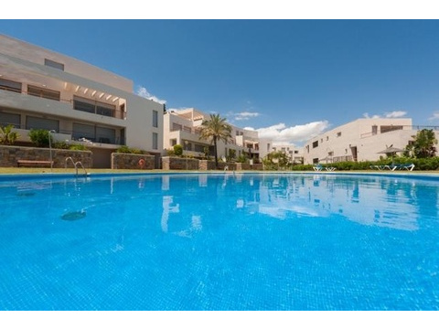 Wohnung kaufen in Los Monteros, 135 m² Wohnfläche, 2 Zimmer