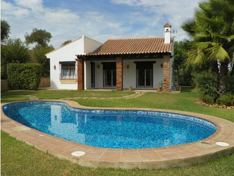 Villa kaufen in Alhaurín el Grande, 3.200 m² Grundstück, 135 m² Wohnfläche, 3 Zimmer