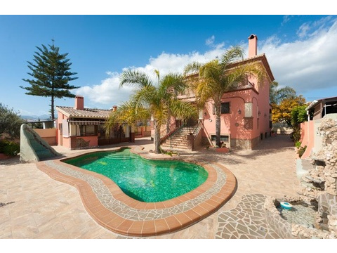 Villa kaufen in Coín, 500 m² Grundstück, 274 m² Wohnfläche, 4 Zimmer