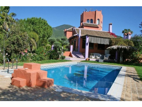 Haus kaufen in Alhaurín el Grande, 7.000 m² Grundstück, 561 m² Wohnfläche, 4 Zimmer
