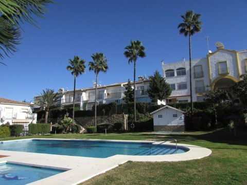 Stadthaus kaufen in Estepona, 134 m² Wohnfläche, 3 Zimmer