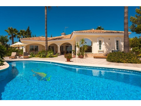 Villa kaufen in Fuengirola, 1.136 m² Grundstück, 261 m² Wohnfläche, 4 Zimmer