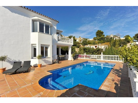 Villa kaufen in Mijas, 906 m² Grundstück, 300 m² Wohnfläche, 4 Zimmer