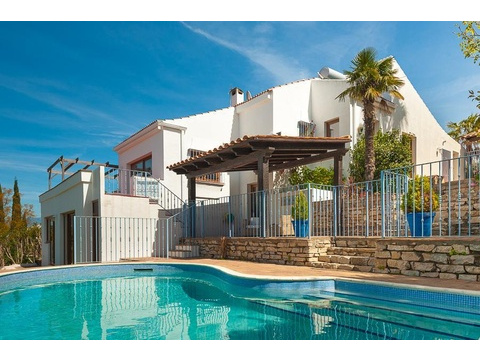 Villa kaufen in Sotogrande, 1.115 m² Grundstück, 215 m² Wohnfläche, 4 Zimmer