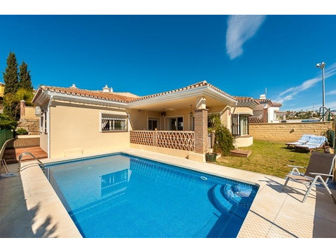 Villa kaufen in Mijas, 496 m² Grundstück, 153 m² Wohnfläche, 3 Zimmer